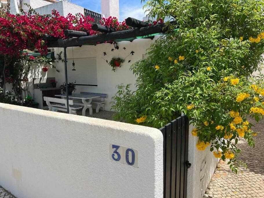 Green House By Fhr Estacionamento E Wifi クアルテイラ エクステリア 写真